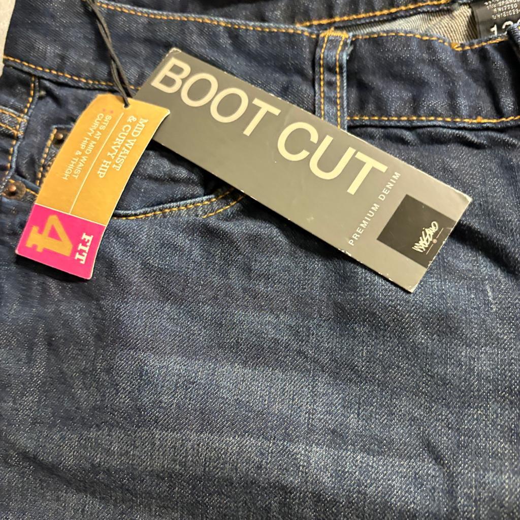 Mossimo Curvy Fit Bootcut Jeans Womens 12S Blue Denim Mid Rise Stretch NWT