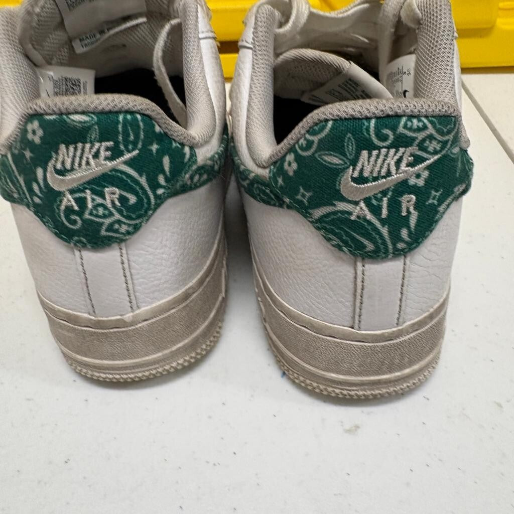 Nike Air Force 1 Low Green Paisley Womens Size 8 White Sneakers DH4406-102