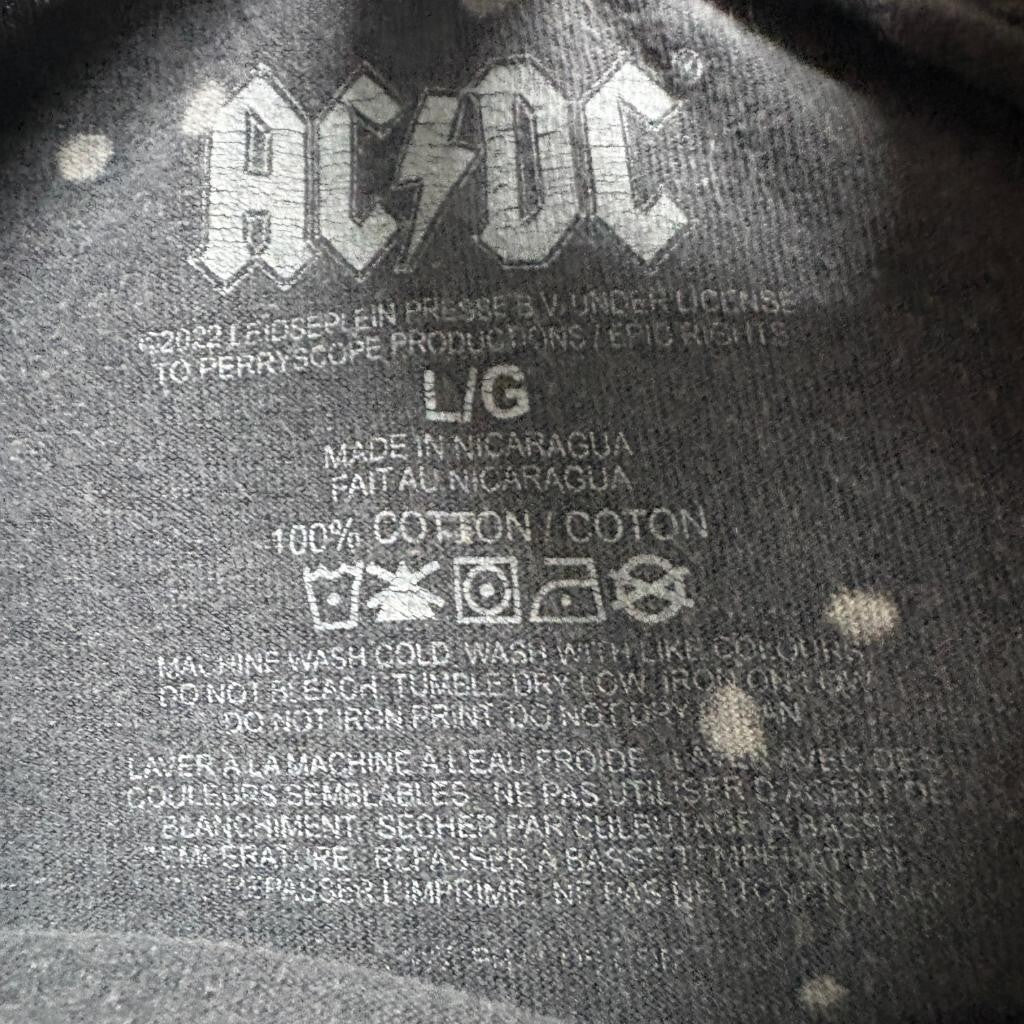 ACDC Back in Black Bleach Dye Graphic T-Shirt Mens Large Black White Band Tee