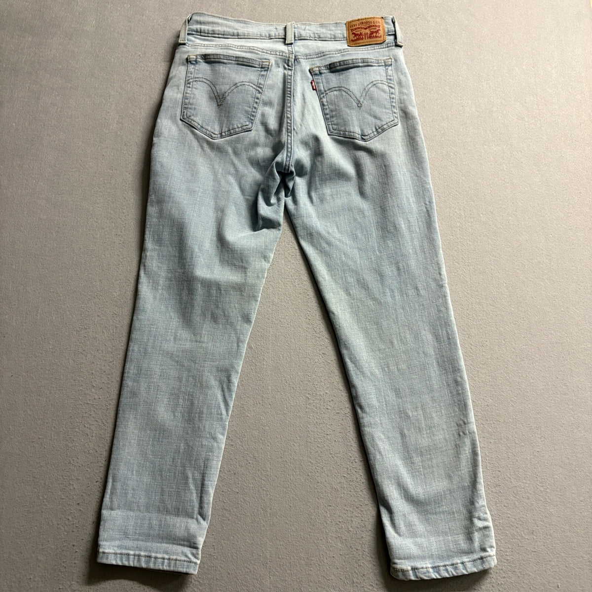 Levis Boyfriend Jeans Womens 28 Light Wash Blue Denim W28 L27