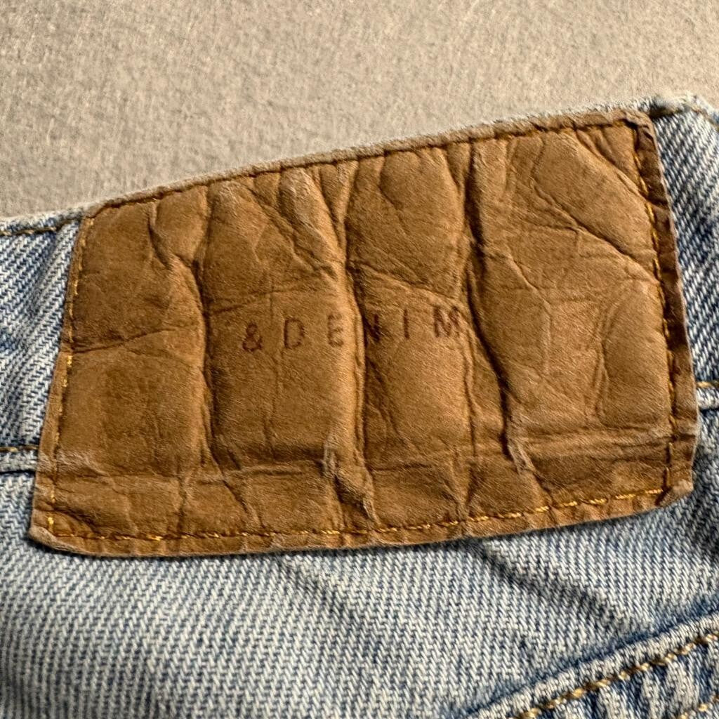 H&M &Denim Wide Ultra High Waist Jeans Womens US 2 Light Blue Raw Hem Distressed