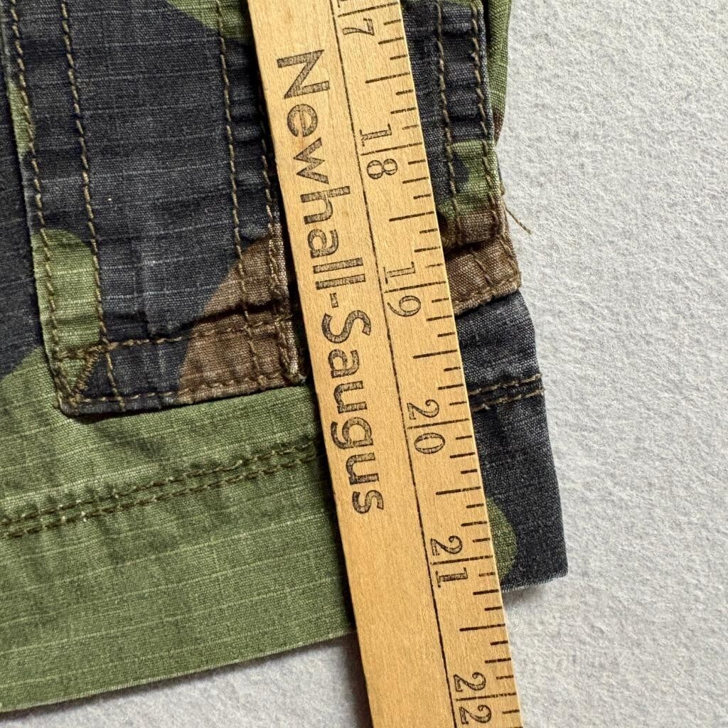 Arizona Jean Co Mens Cargo Shorts Size 36 Green Camouflage Cotton Ripstop