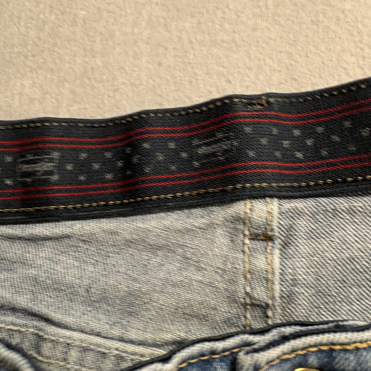 Wrangler Authentic Mens Jeans 40x32 Regular Fit Medium Wash Denim Stretch