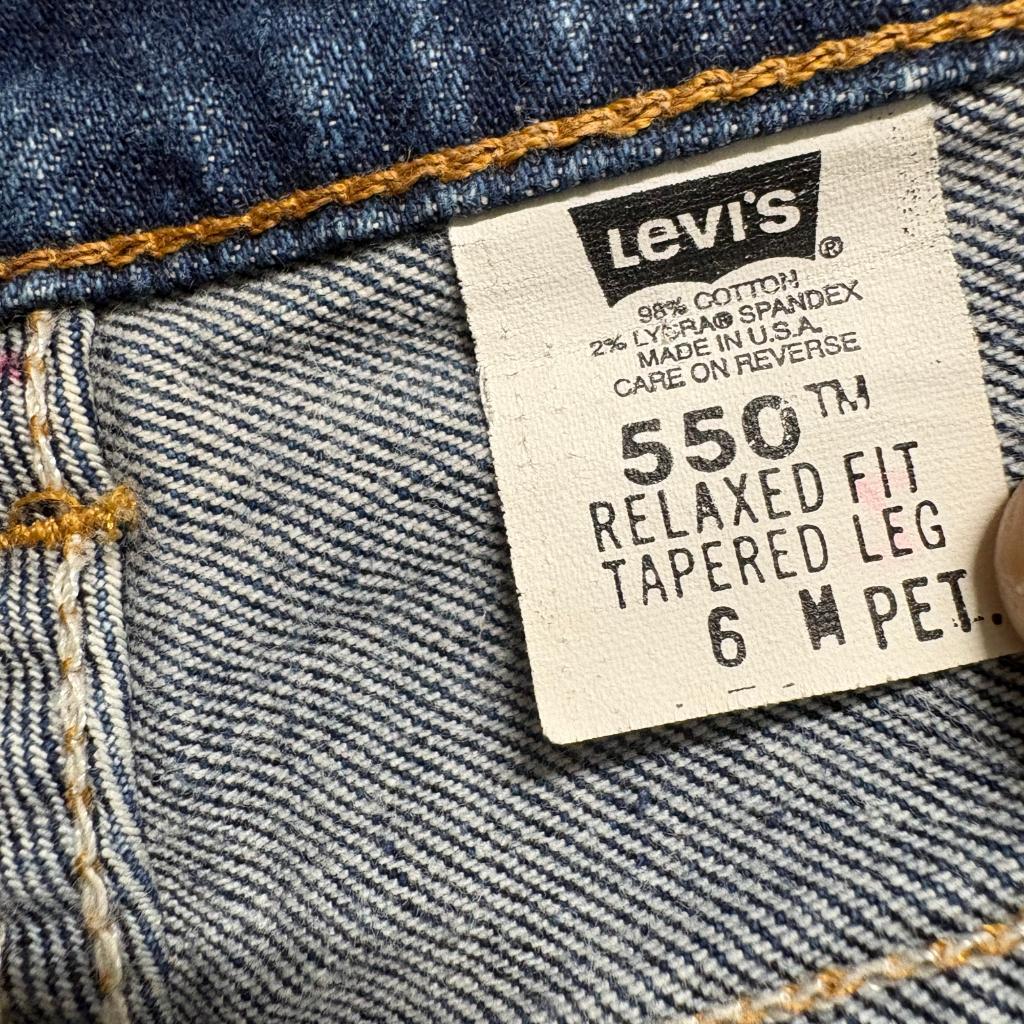 Vintage Levis 550 Womens Jeans Size 6 M Pet Relaxed Fit Tapered Leg Made in USA