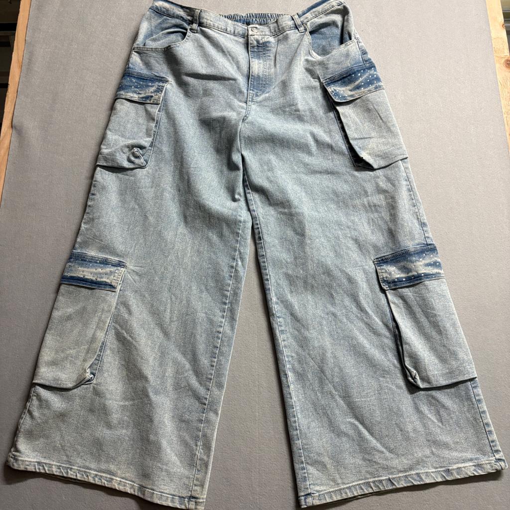 Madden NYC Womens Wide Leg Cargo Jeans Light Wash Rhinestone Accent Size 1X