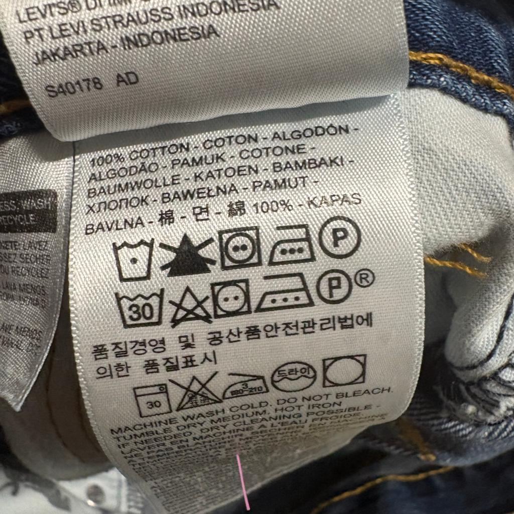 Levis 502 Regular Taper Jeans Mens 30x32 Distressed Ripped Blue Denim 100%