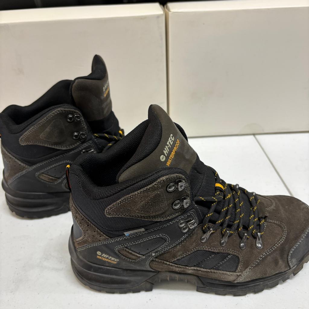 Hi-Tec Rock Waterproof Hiking Boots Mens 10.5 Brown Leather Vibram Sole