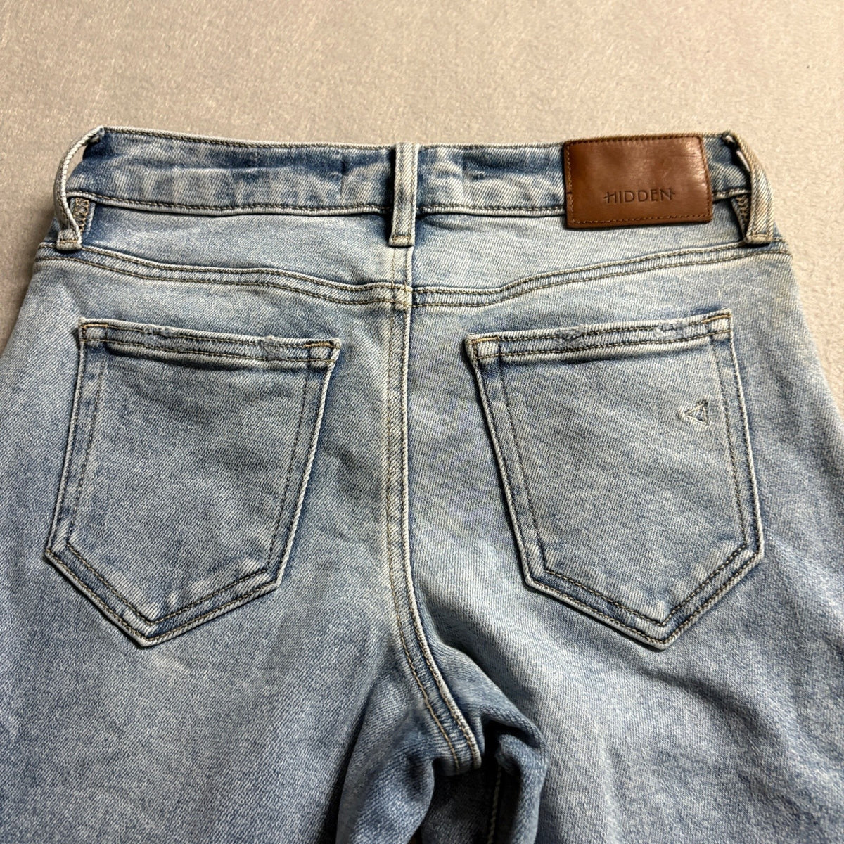 Hidden Los Angeles High Rise Wide Leg Jeans Womens Size 24 Distressed Raw Hem