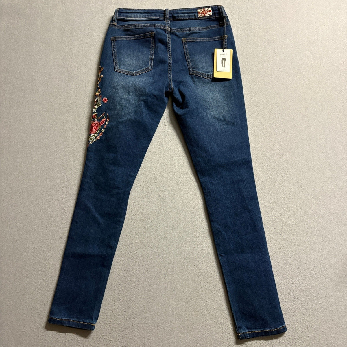Machine Jeans Womens Floral Embroidered Ankle Skinny Jeans Distressed Size 3 NWT