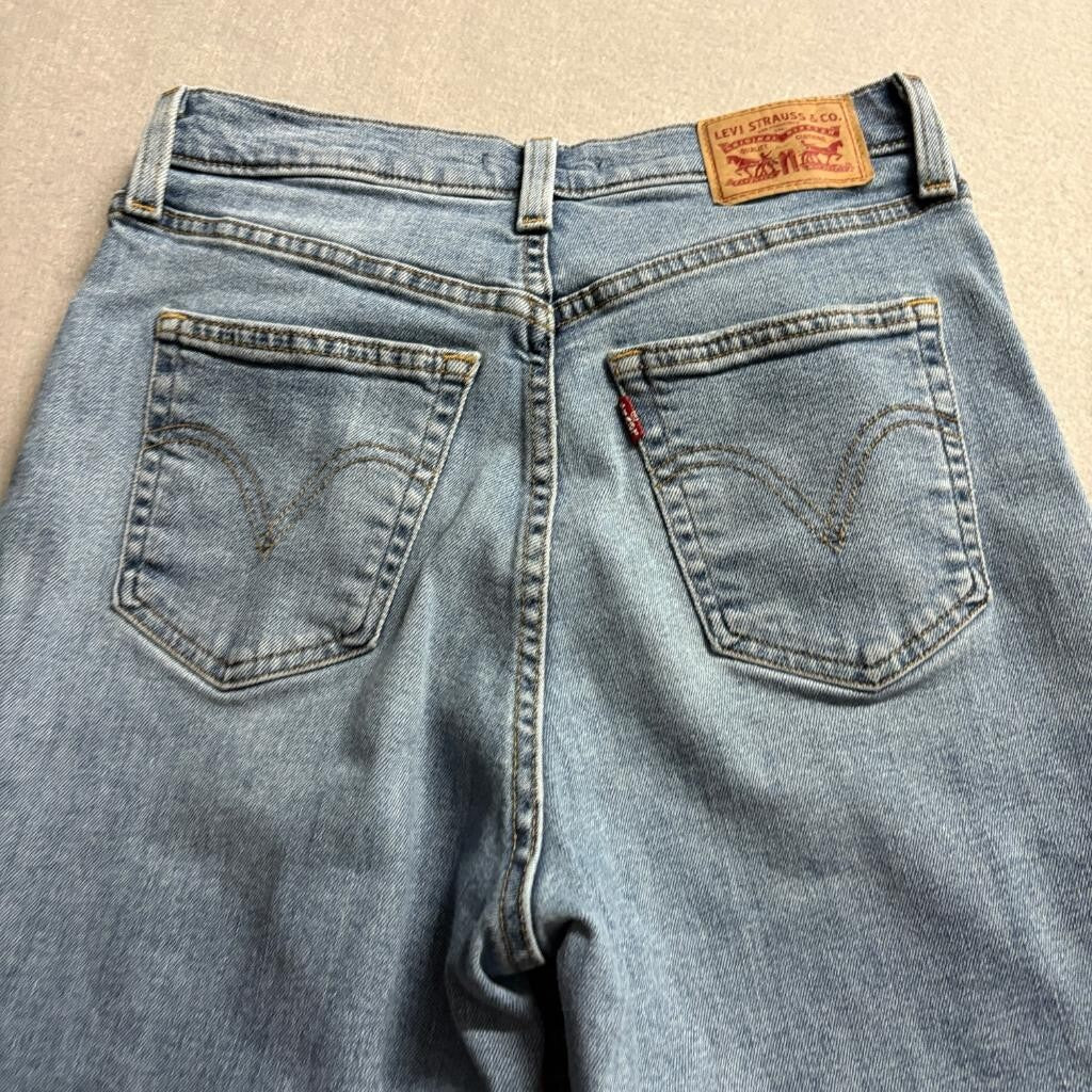 Levis High Waisted Mom Jeans Womens 28 Blue Stretch Denim Tapered Leg W28 L27