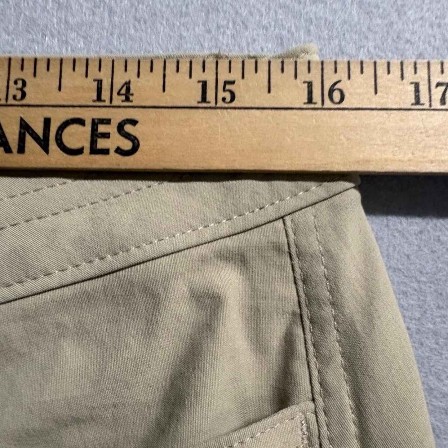 Eddie Bauer Horizon Capri Pants Womens 10 Khaki Tan Nylon Stretch Cargo Hiking