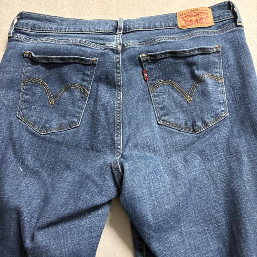Levis Classic Straight Jeans Womens 12M Blue Denim Stretch W31 L30