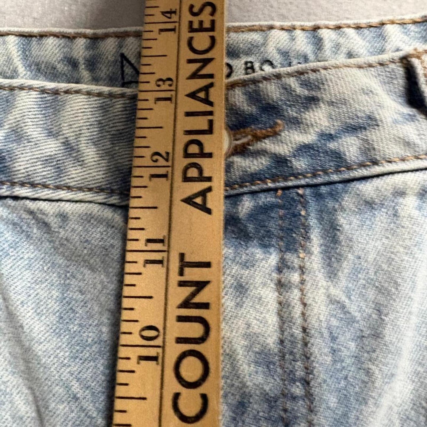 No Boundaries Super High Rise Straight Jeans Womens 17 Light Wash Distressed