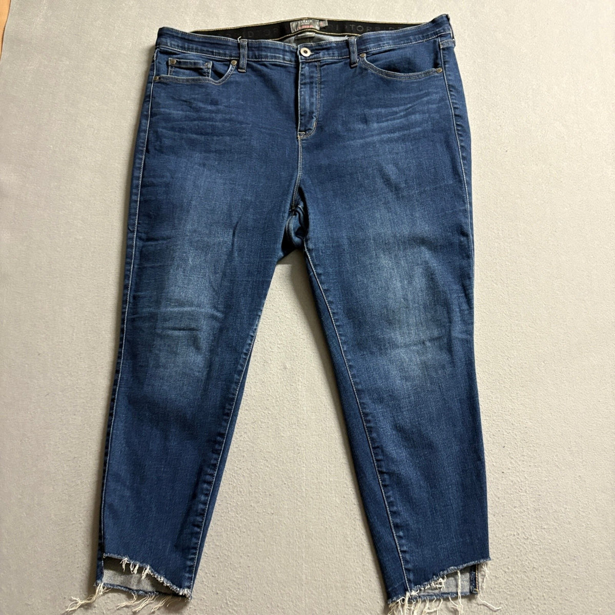 Torrid Sky High Skinny Jeans Womens 22 Short Blue Raw Fray Hem Stretch Denim