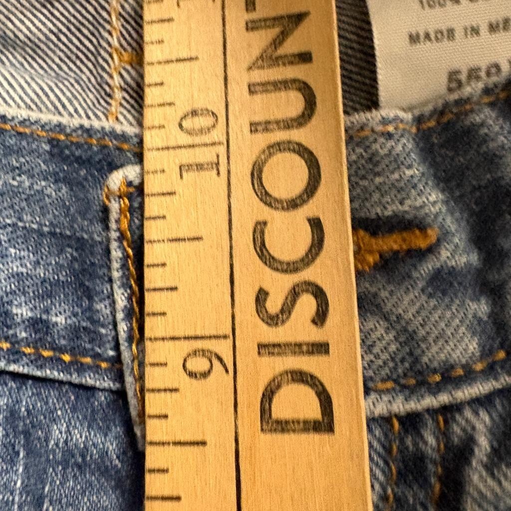 Levis 559 Relaxed Straight Jeans Mens 33x34 Blue Denim Medium Wash Distressed