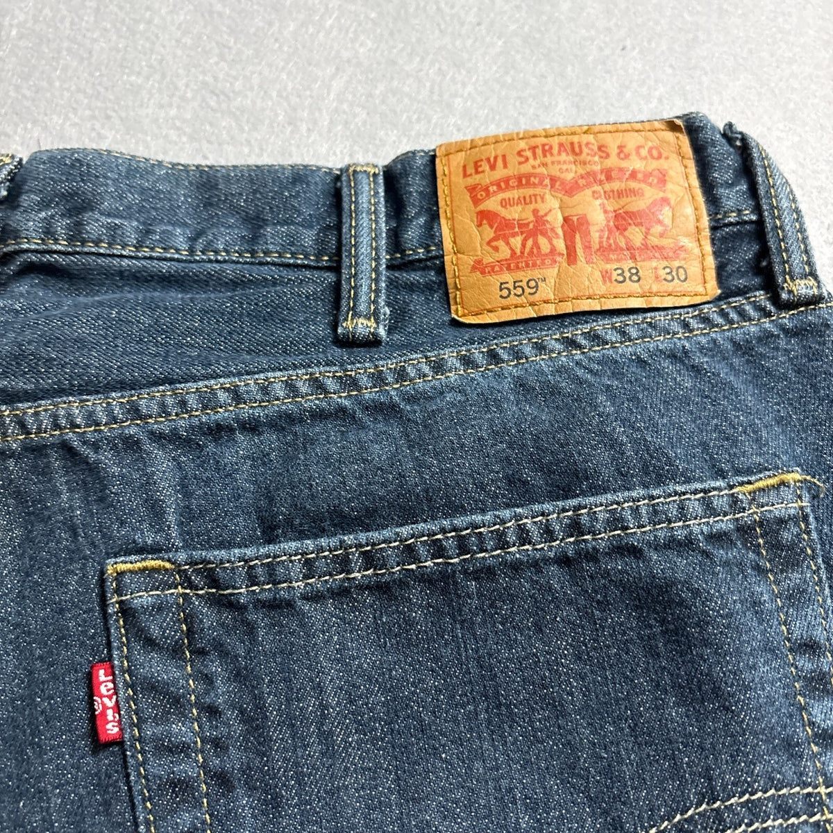 Levi's 559 Relaxed Straight Fit Jeans Mens Size 38x30 Blue Denim Pants W38 L30