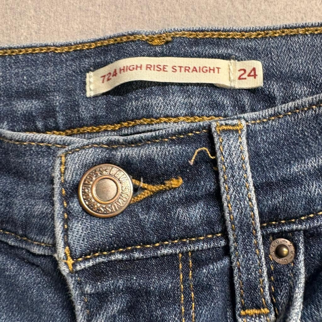 Levi's 724 High Rise Straight Jeans Womens Size 24x30 Medium Wash Blue Denim