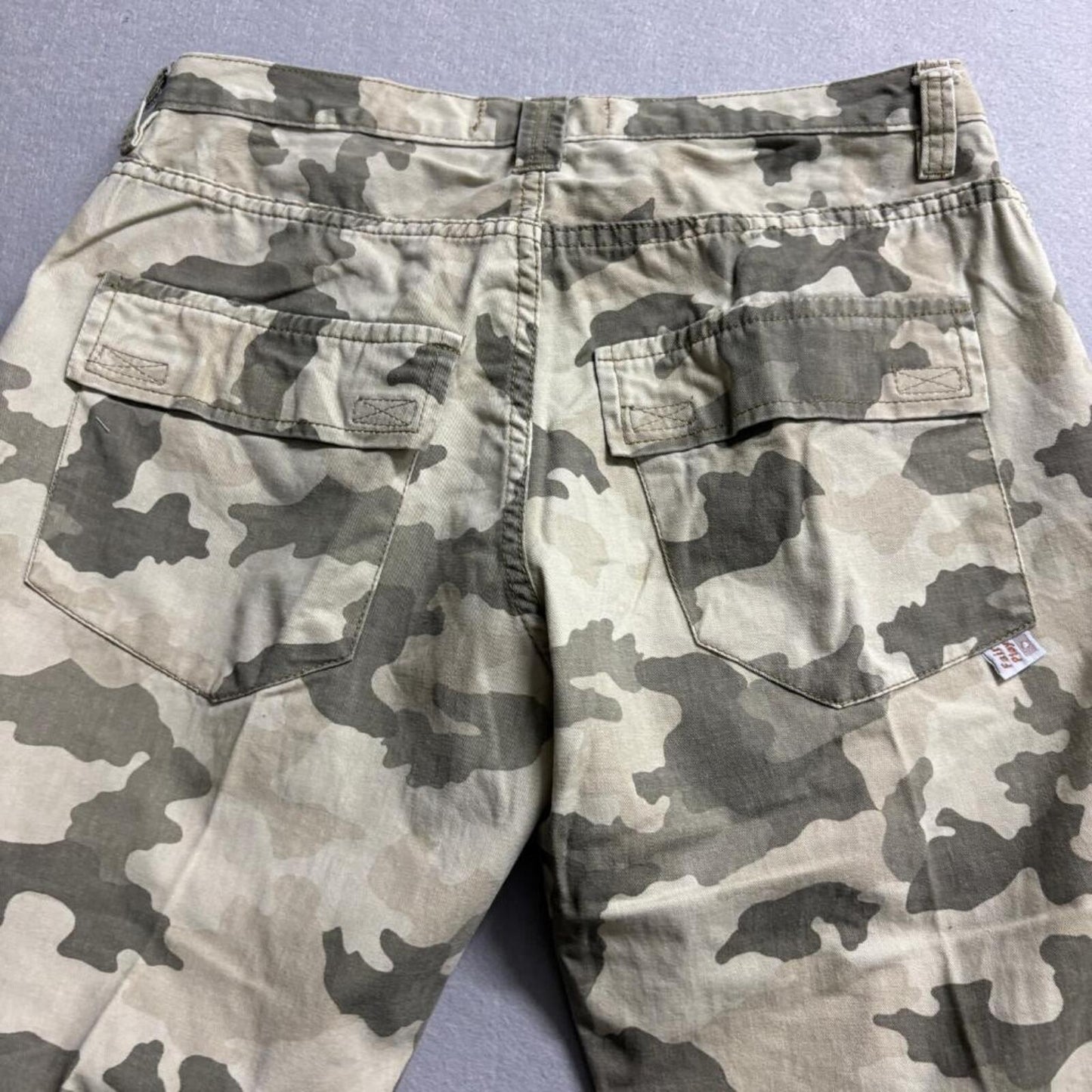 Fair Play Jeanswear Womens Camo Cropped Pants Size 30 Green Camouflage Utility