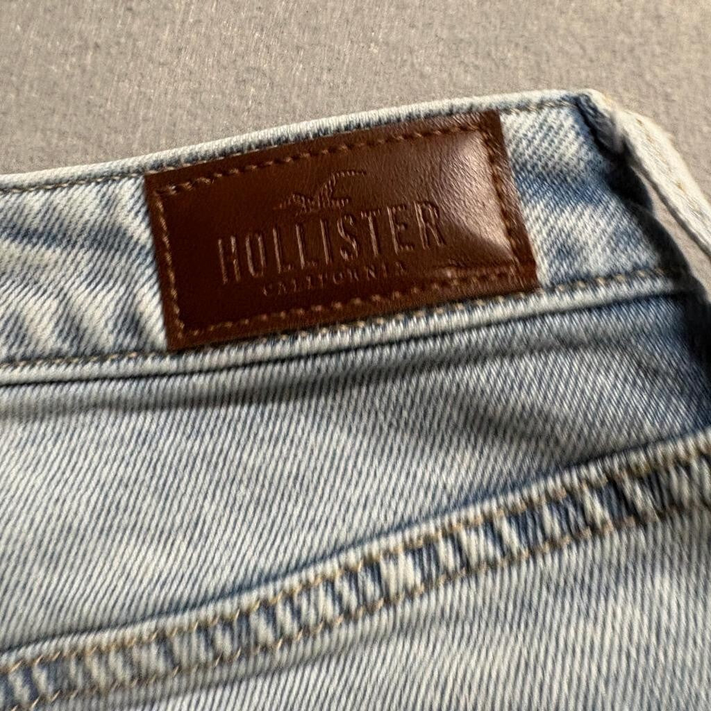 Hollister Ultra High Rise Mom Jeans Womens 1R W25 L27 Light Wash Denim Stretch