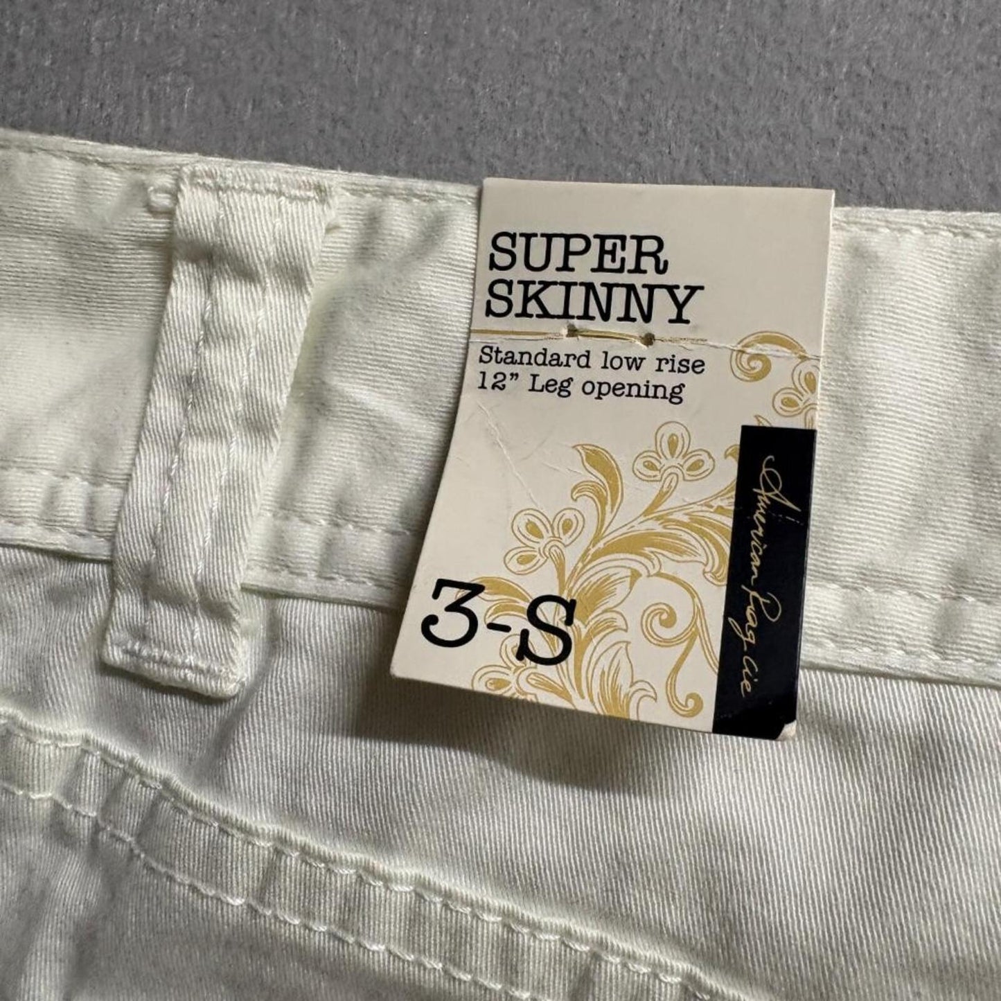American Rag Cie Womens Super Skinny Jeans Size 3-S White Denim Stretch NWT