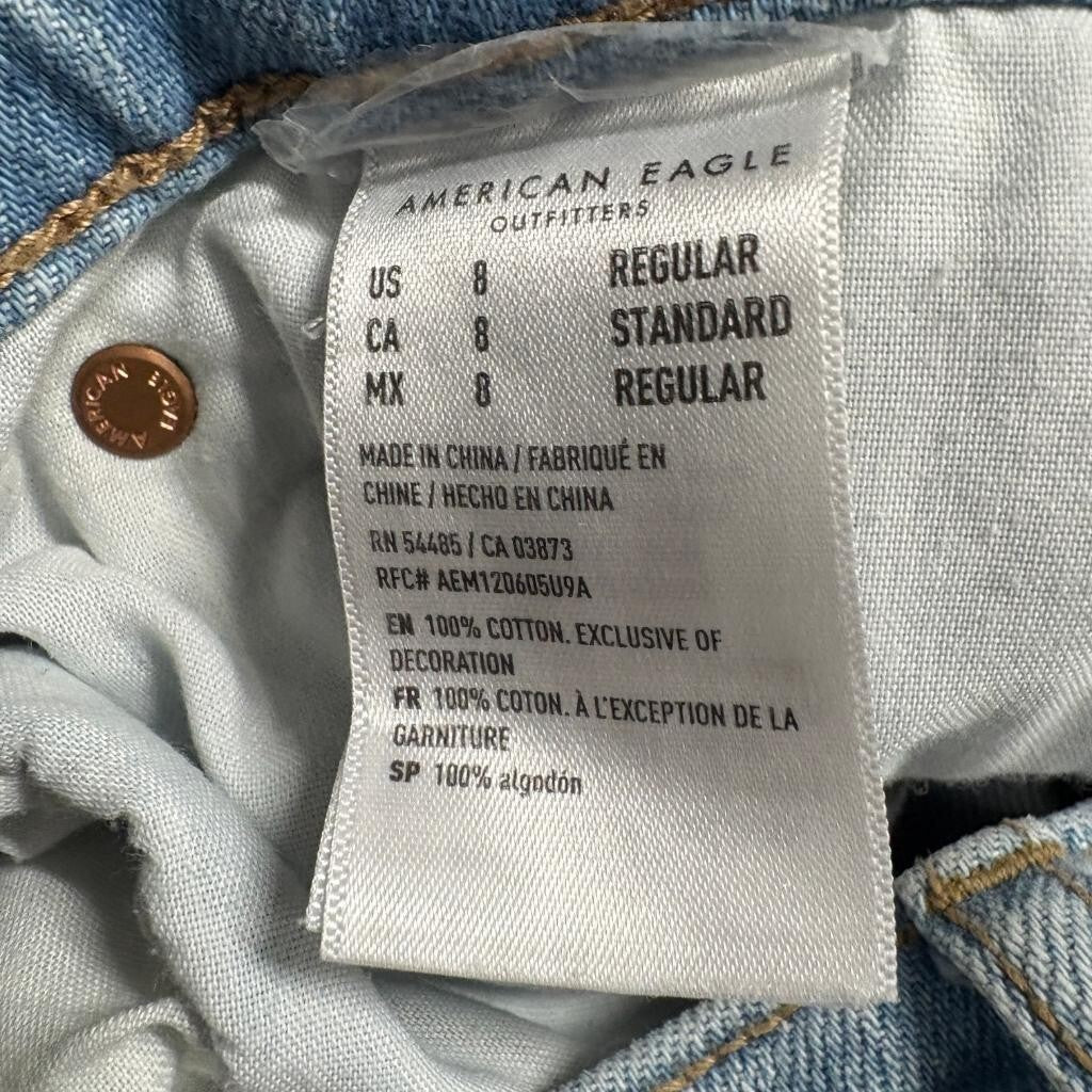 American Eagle Distressed Mom Jeans Womens Size 8 Light Wash Blue 100% Cotton