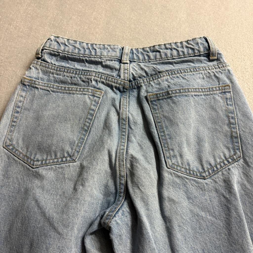 PrettyLittleThing Mom Jeans Womens US 4 Light Wash Denim High Rise Tapered Leg