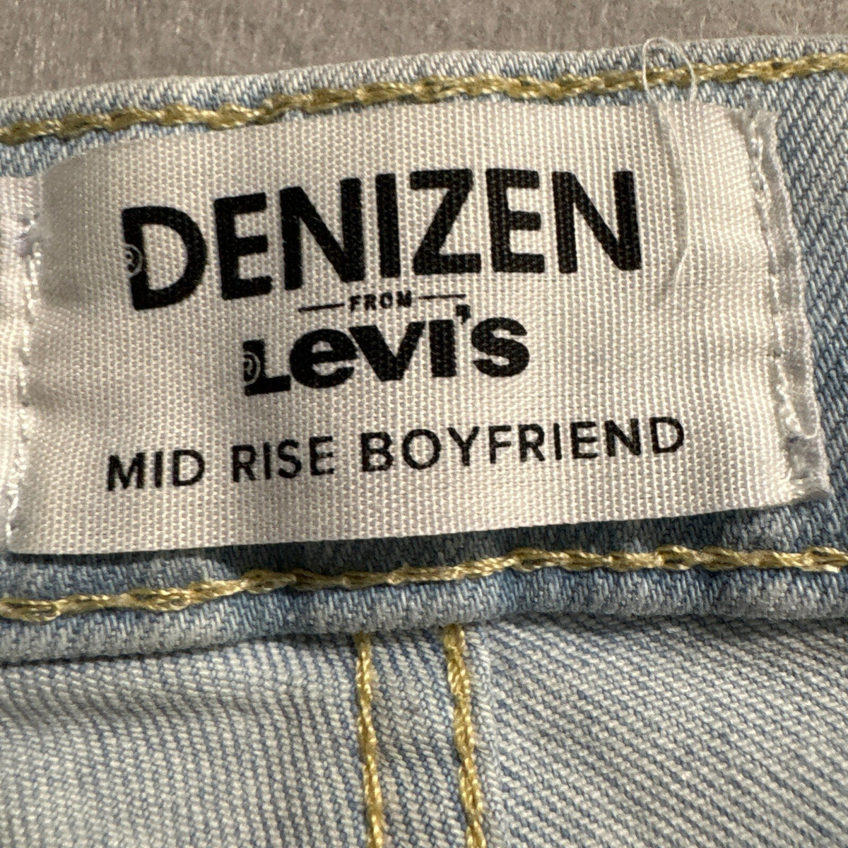 Denizen From Levis Womens Size 10 Mid Rise Boyfriend Jeans Distressed Light Wash