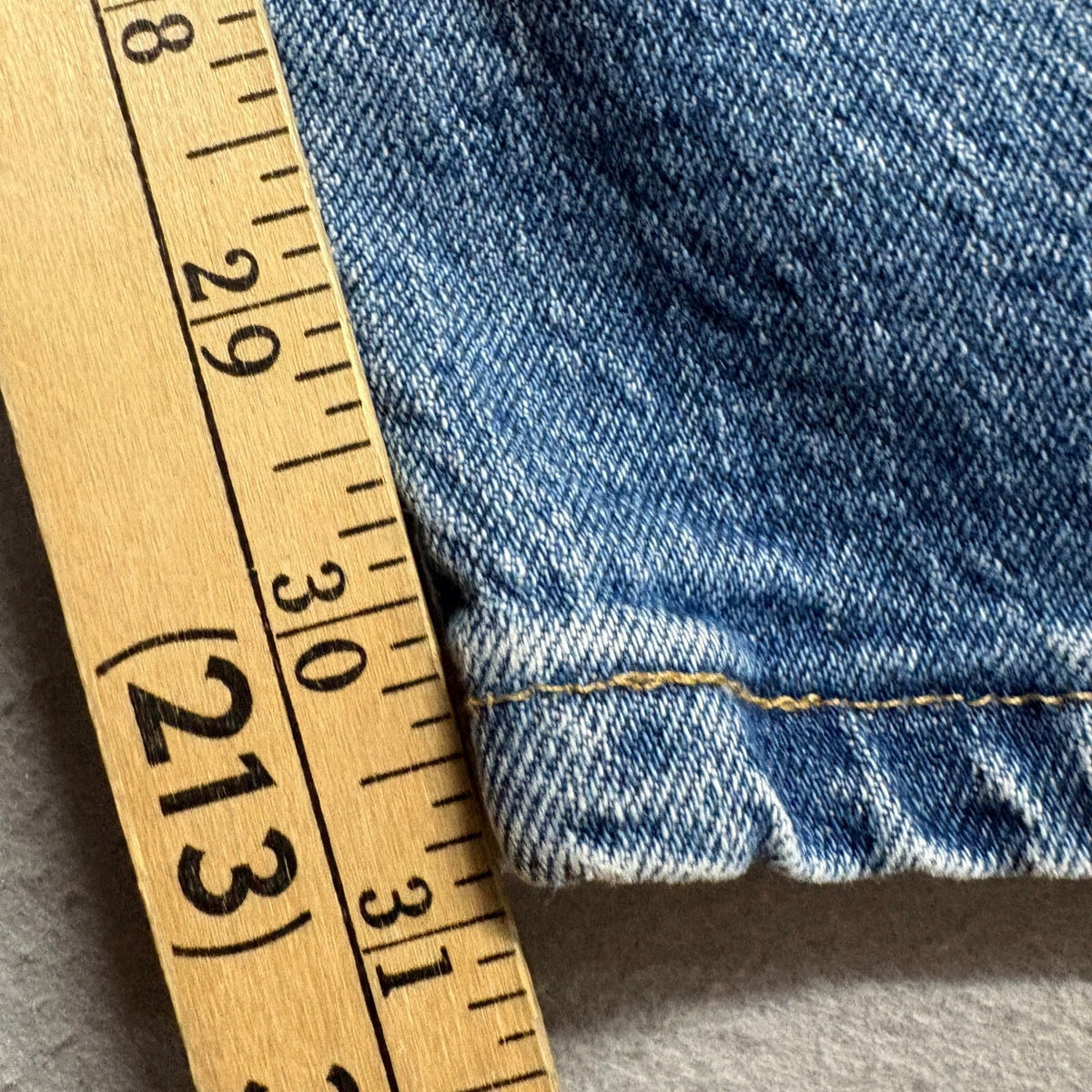 Wrangler Authentic Mens Jeans 40x32 Regular Fit Medium Wash Denim Stretch
