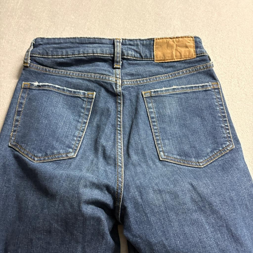 H&M Divided High Waisted Crop Jeans Womens Size 4 Blue Denim Raw Hem Stretch