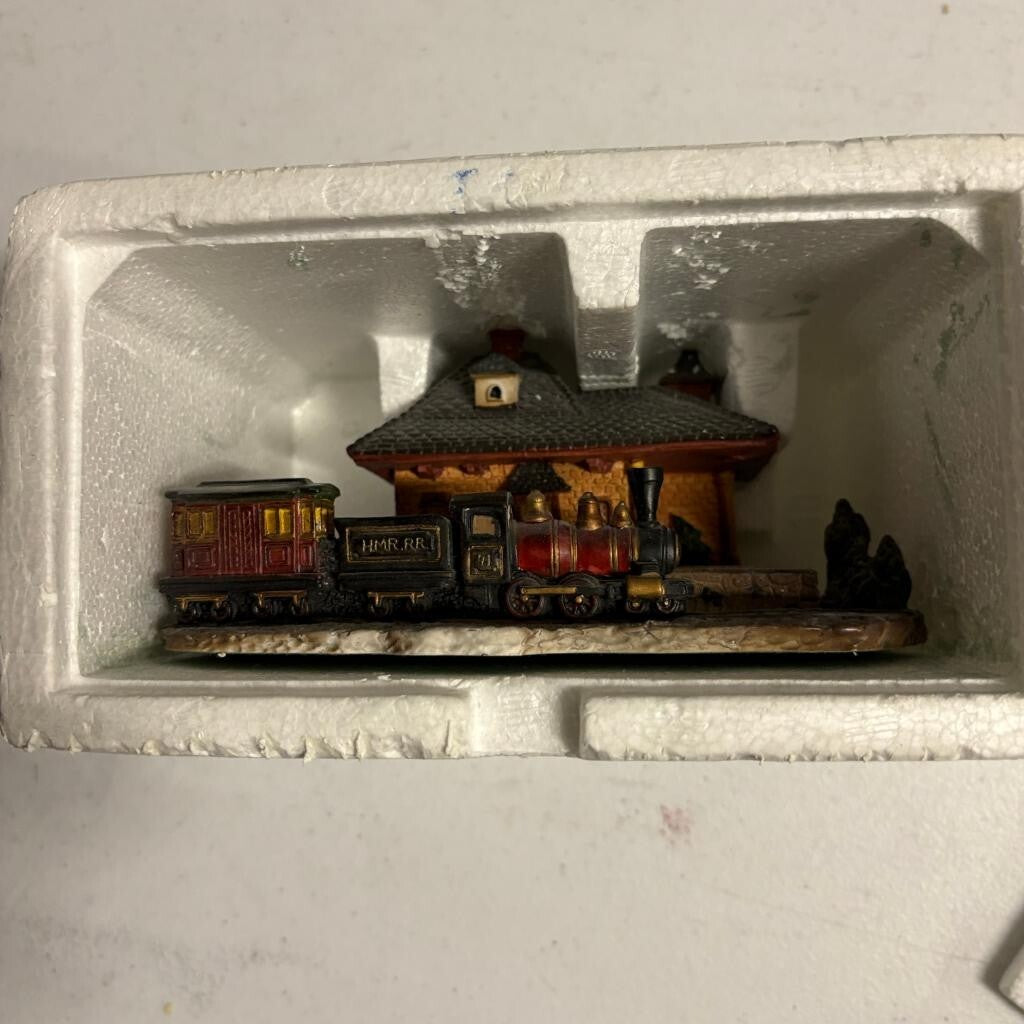 Department 56 Dickens Village Miniature Train Station and Train Cold Cast