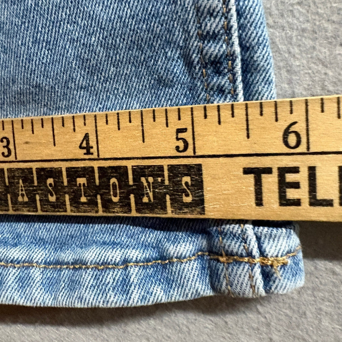 H&M Divided Mom Jeans Womens Size 6 Blue Denim High Rise Tapered Leg Stretch