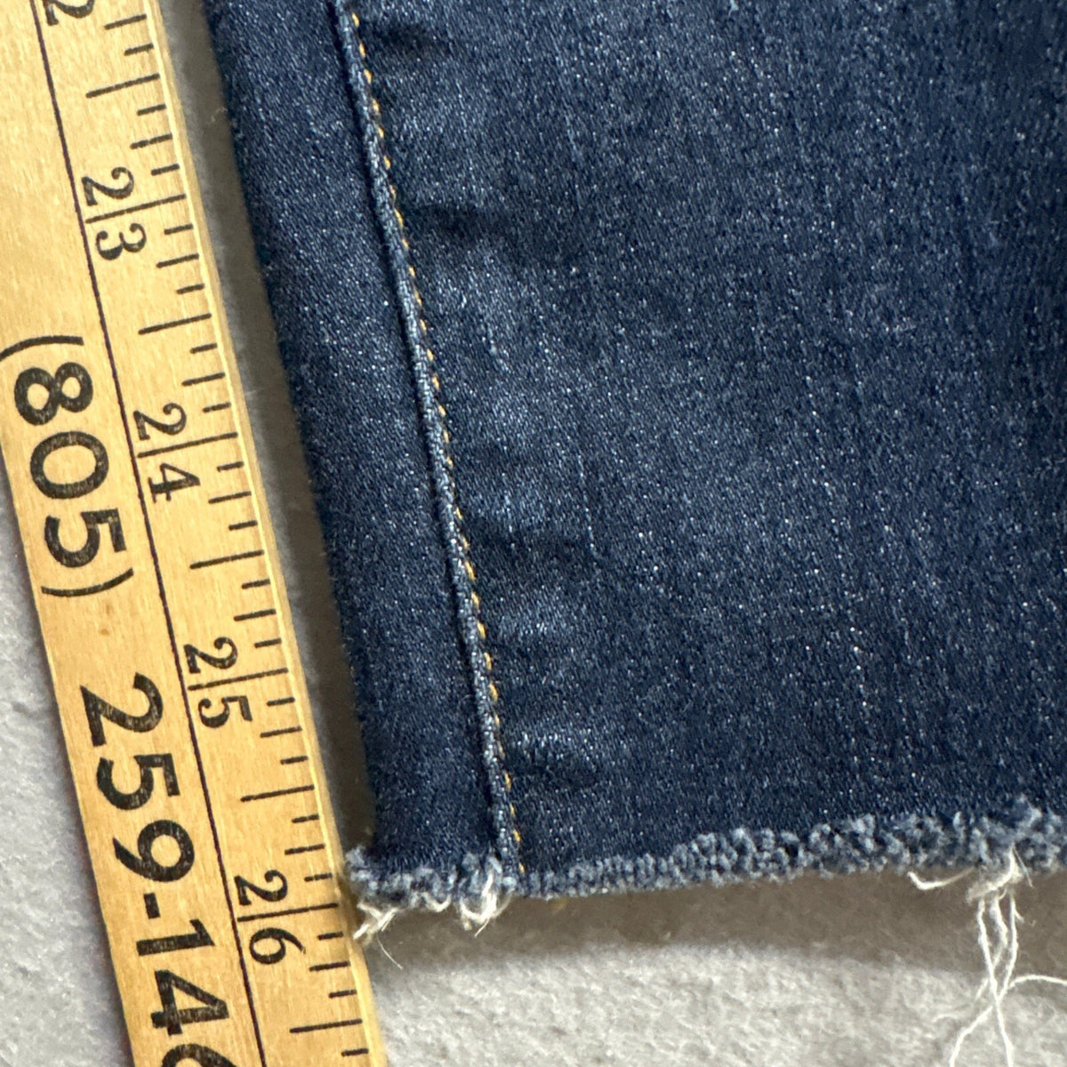 FRAME Le Skinny de Jeanne Jeans Womens Size 26 Dark Wash Raw Hem Ankle Denim