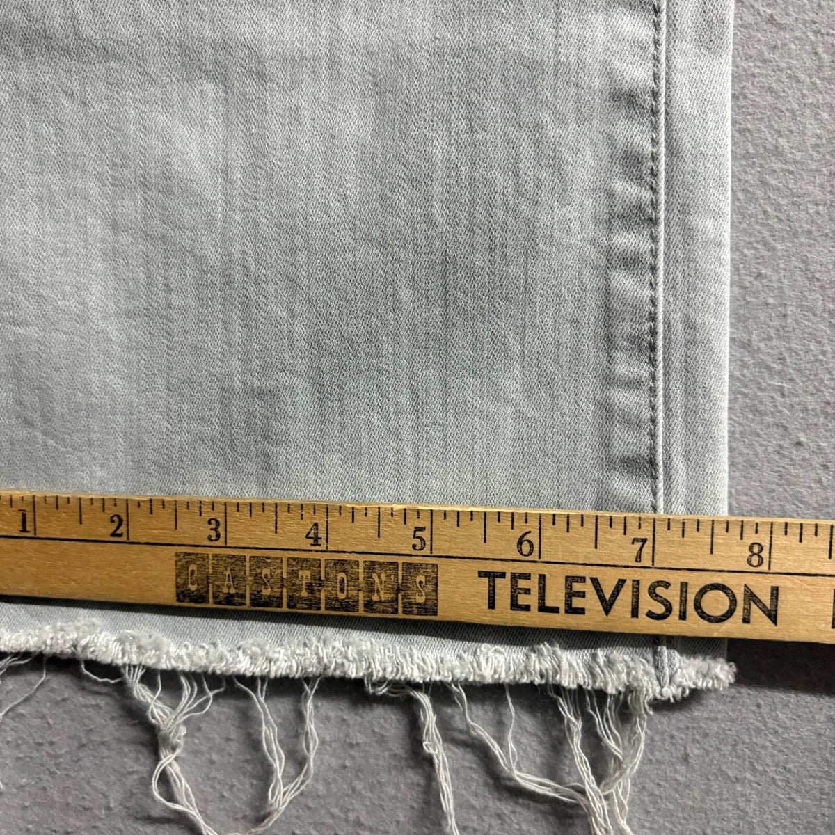 Liverpool Los Angeles The Crop Flare Jeans Womens Size 2 26 Grey Raw Raw Hem