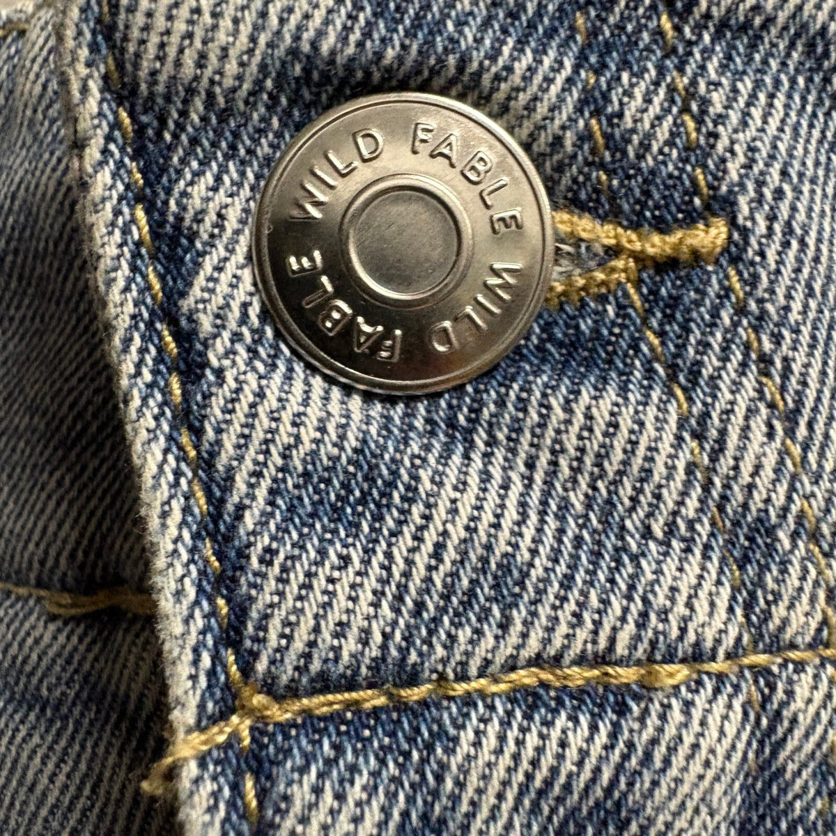 Wild Fable High Rise Mom Jeans Womens Size 6 Blue Denim Pleated Raw Hem Stretch