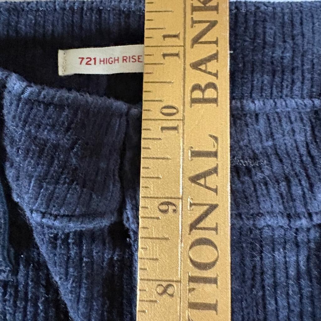 Levis 721 High Rise Skinny Corduroy Pants Womens Size 26 Black Stretch Cord