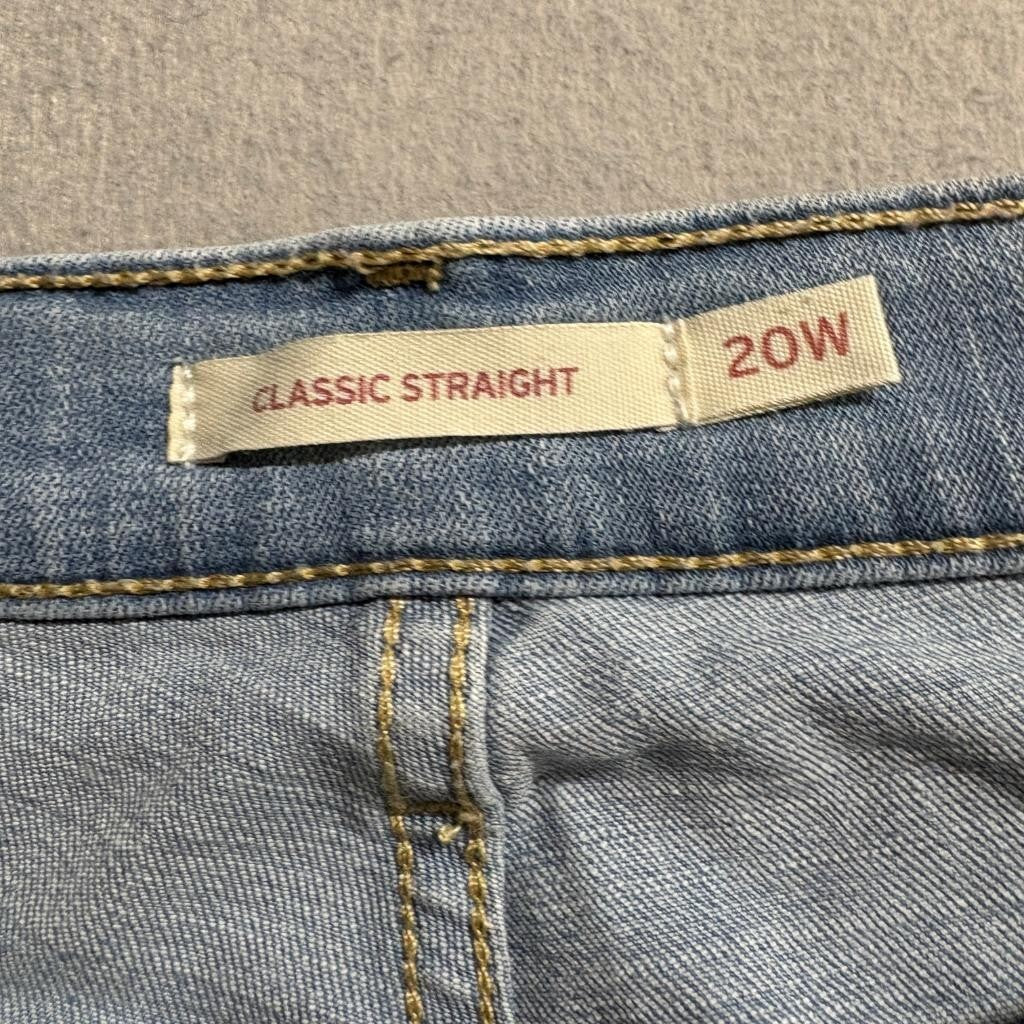 Levis Classic Straight Jeans Womens 20W Medium Wash Blue Denim Stretch WaterLess