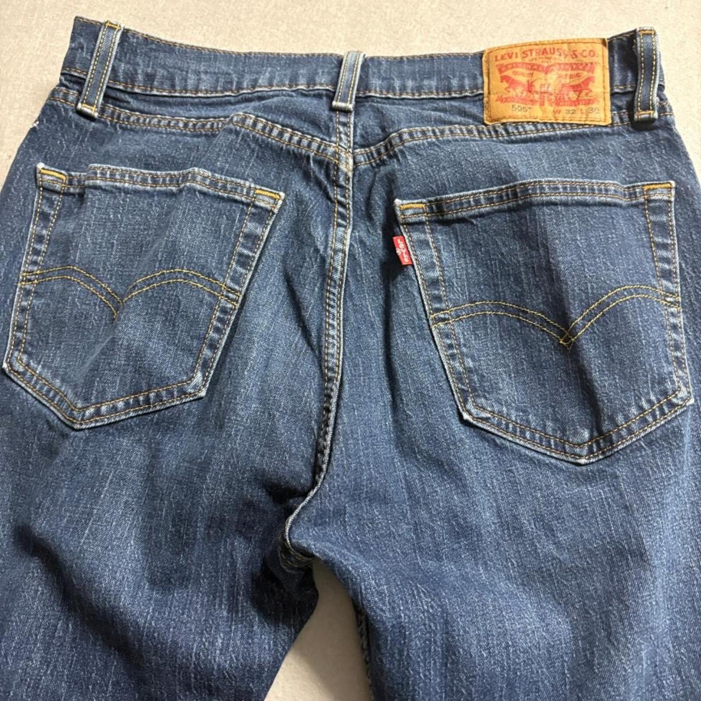 Levis 505 Regular Fit Jeans Mens 32x30 Blue Denim Straight Leg Pants