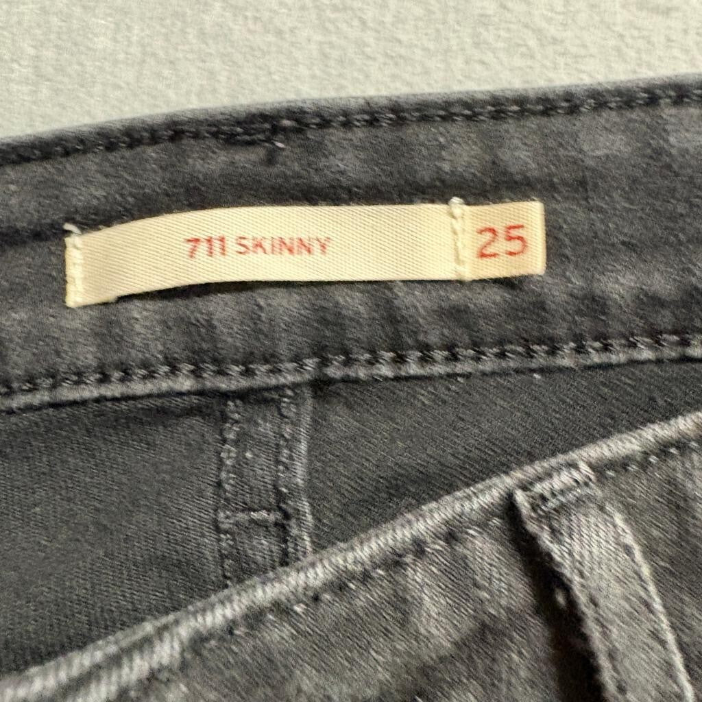 Levi's 711 Skinny Jeans Womens 25 Black Denim Stretch Slim Fit Pants