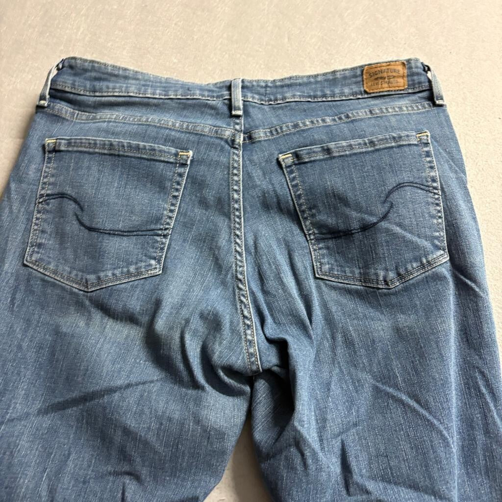 Signature by Levi Strauss Co Womens Jeans Size 12 Medium Wash Bootcut Denim