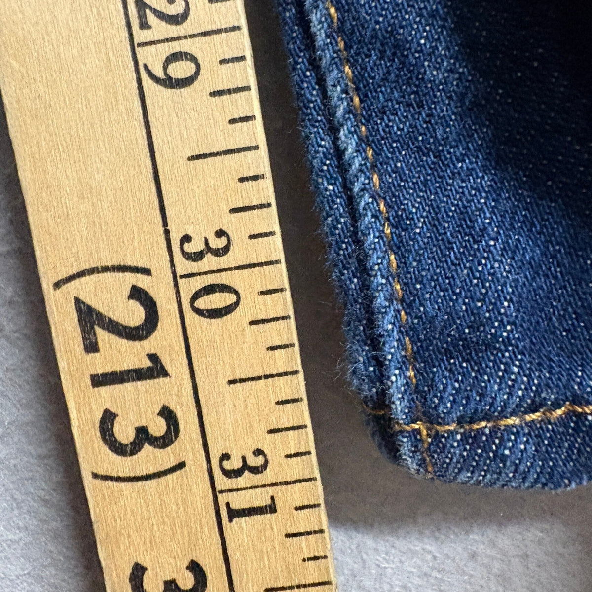 Levis 501 Button Fly Jeans Mens 34x34 Dark Wash Denim Straight Leg Blue