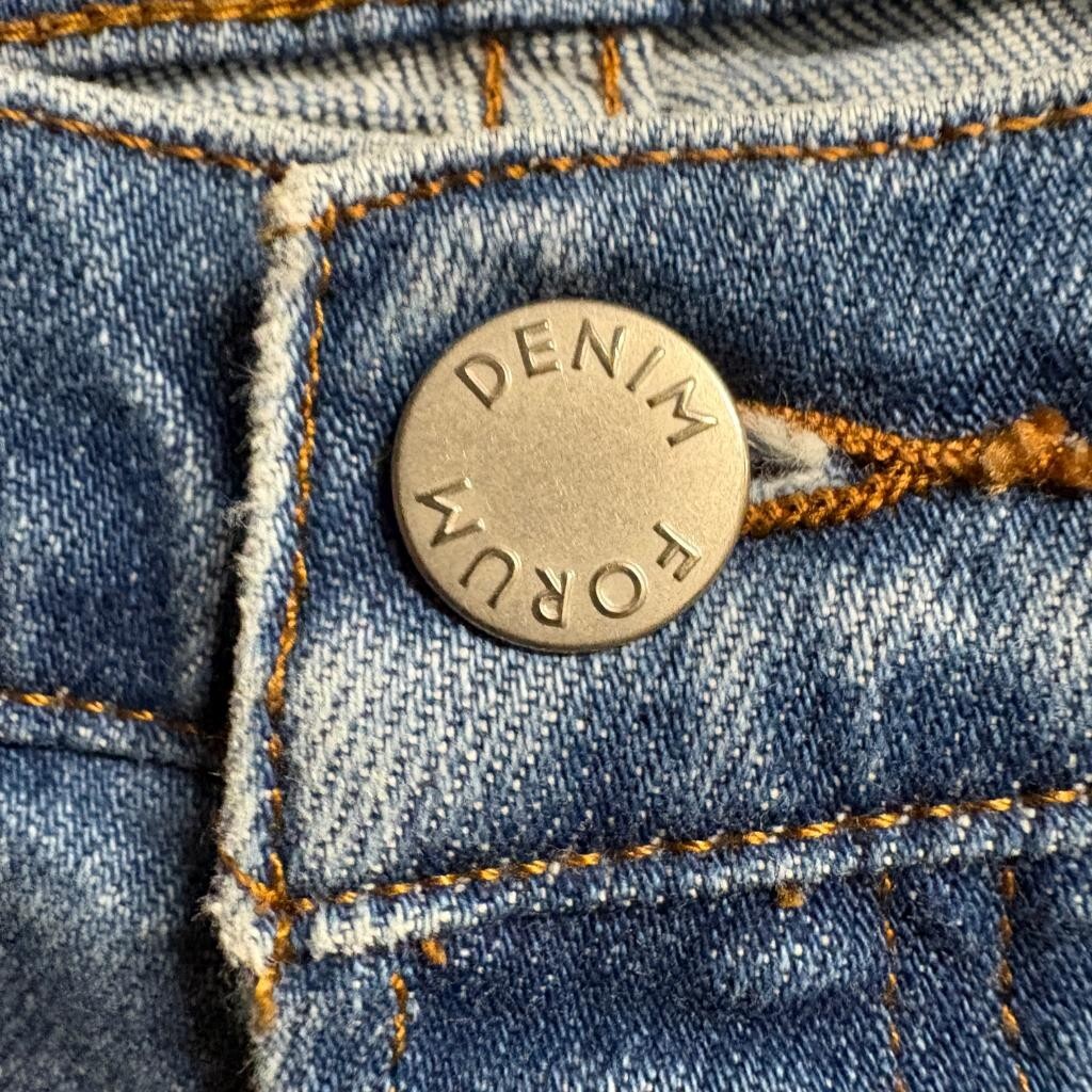 Denim Forum The Yoko High Rise Slim Jeans Womens 27 Blue Denim Button Fly