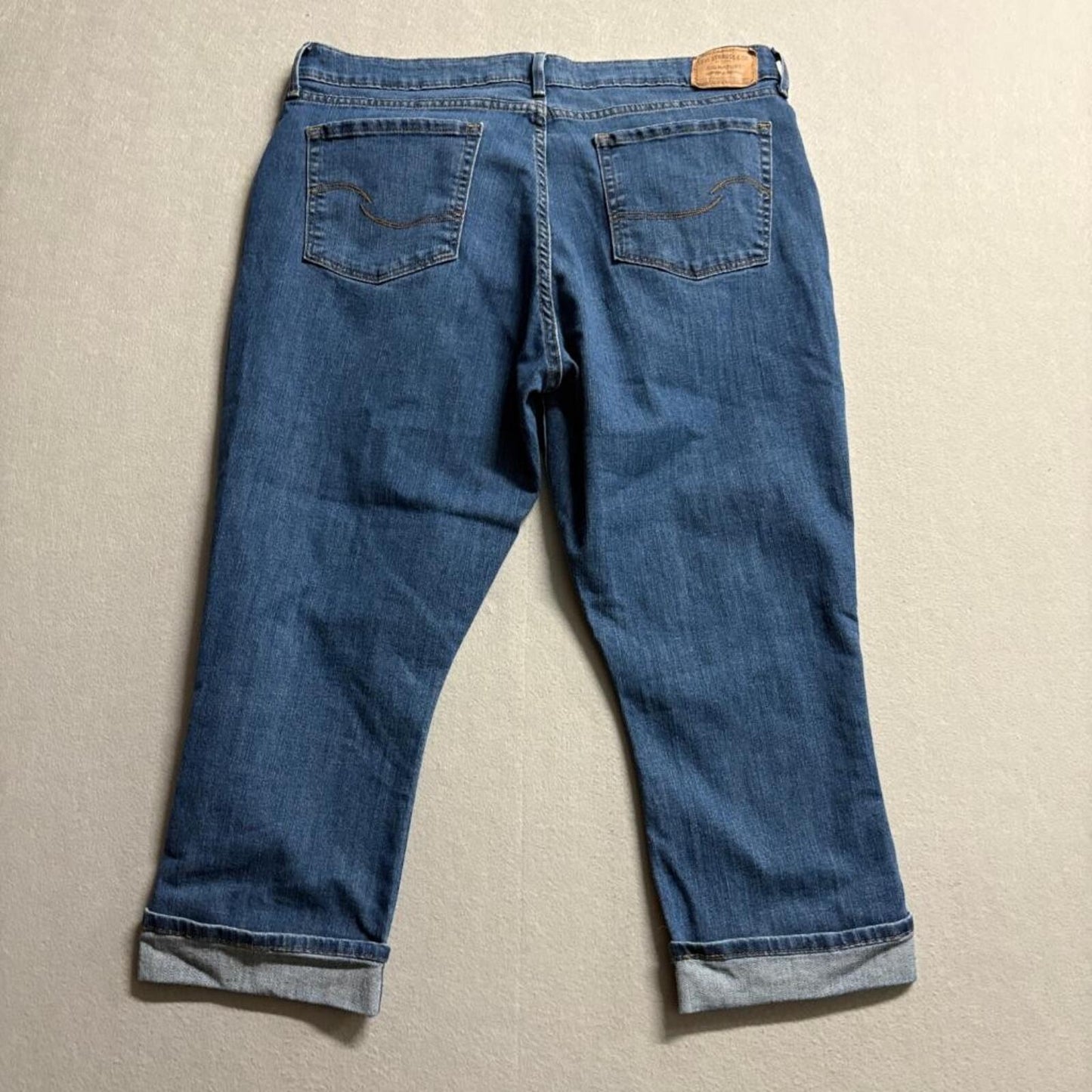 Signature by Levi Strauss Co Womens Mid Rise Capri Jeans Size 16 Blue Denim