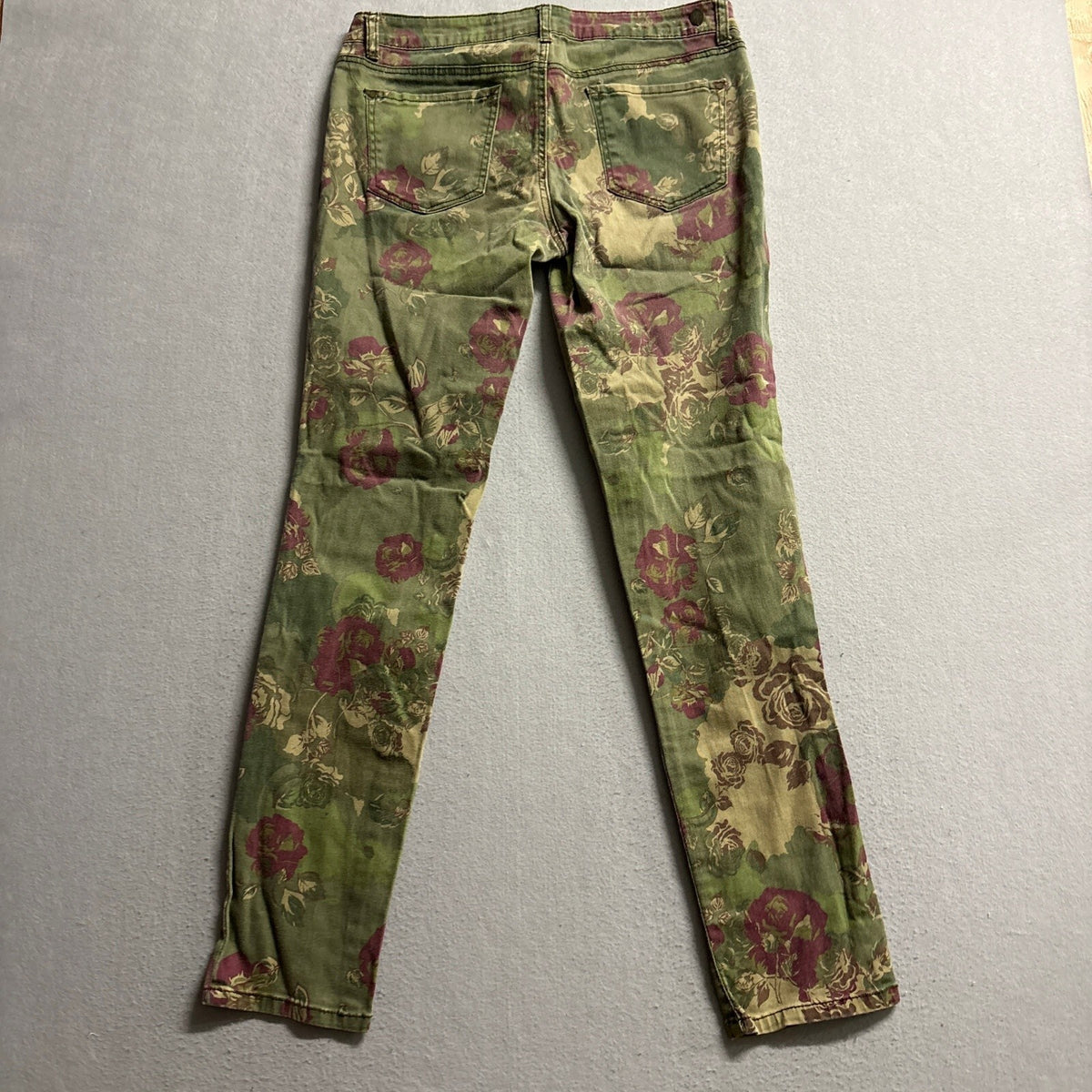 True Freedom Floral Camo Jeans Juniors Size 13 Olive Green Purple Rose Print
