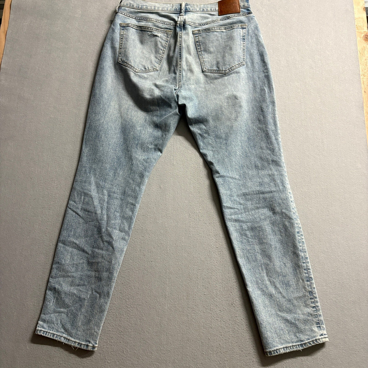 Abercrombie & Fitch Mens Athletic Slim Stretch Jeans Light Wash Size 34 x 32