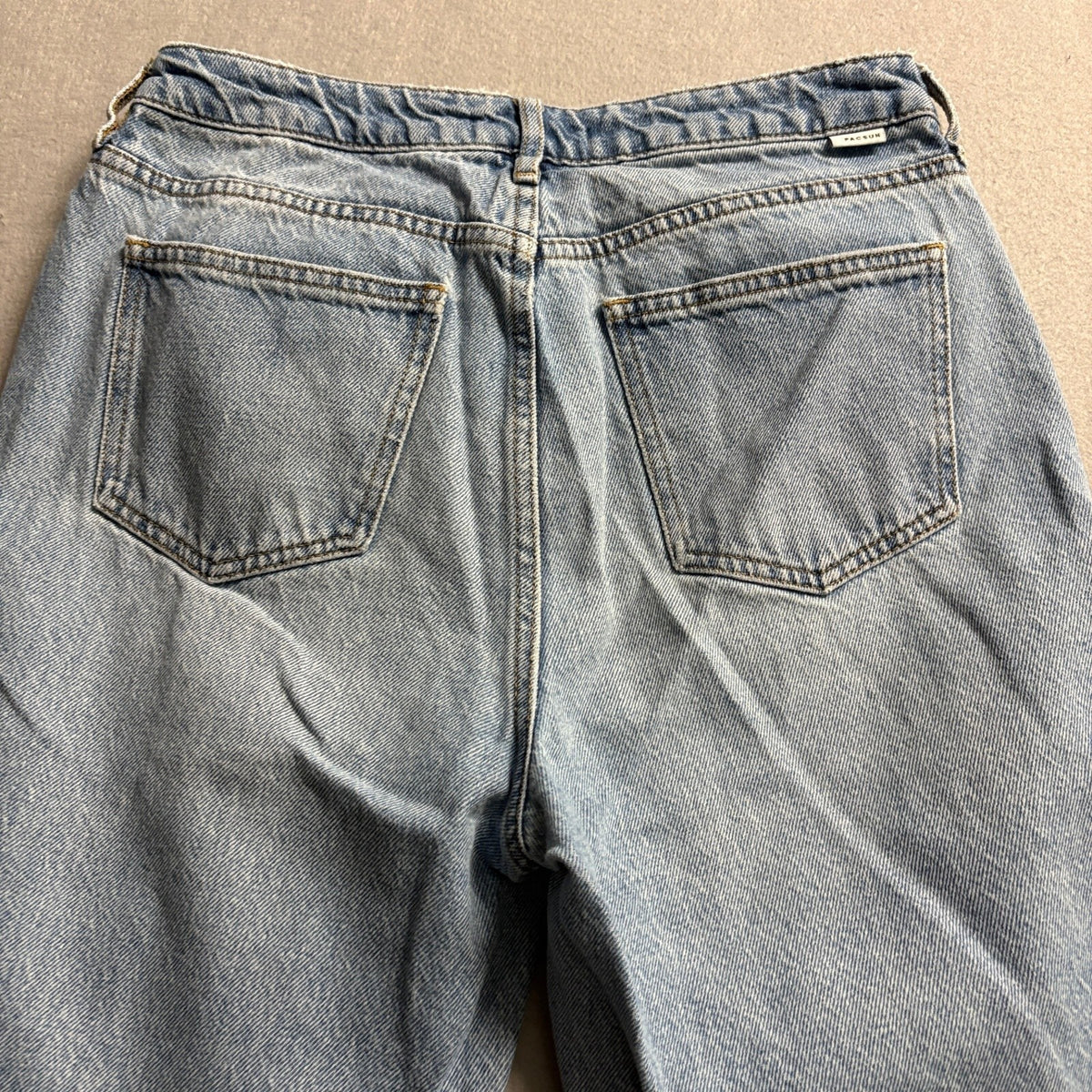 PacSun Mom Jeans Size 28 Light Wash High Rise Straight Leg 100% Cotton Denim