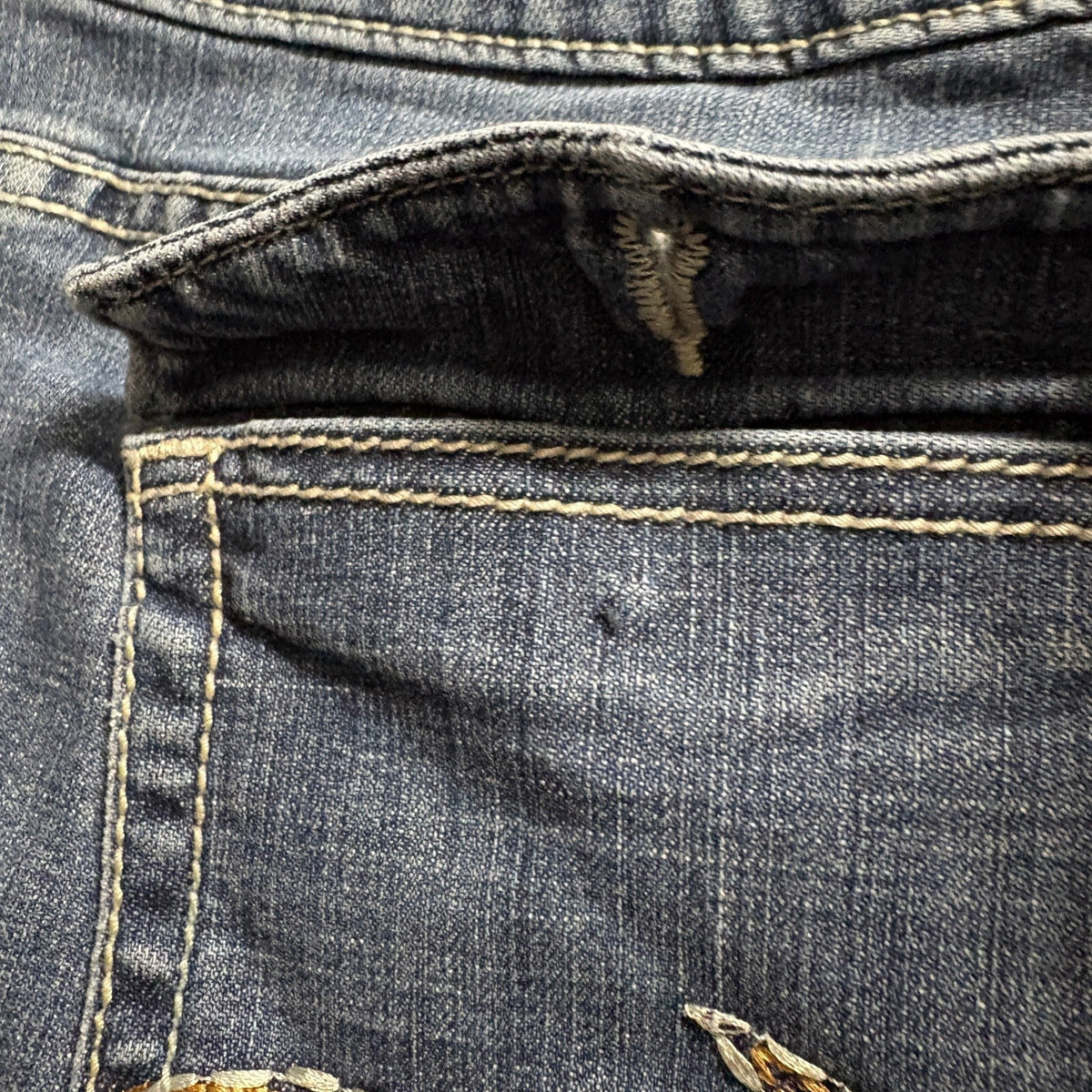 Wrangler Aura Womens Blue Denim Bootcut Jeans Flap Pocket Embroidered Inseam