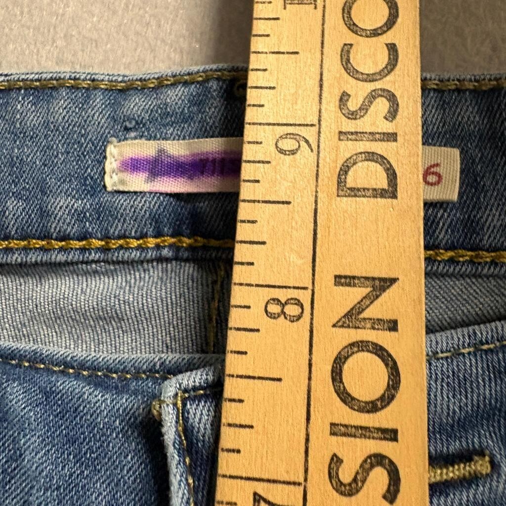 Levi's 711 Skinny Jeans Womens 26 x 30 Blue Denim Stretch Mid Rise 26x27 Actual