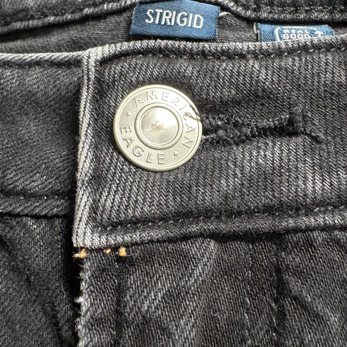 American Eagle Strigid Mom Jeans Womens 6 Black Distressed High Rise Denim