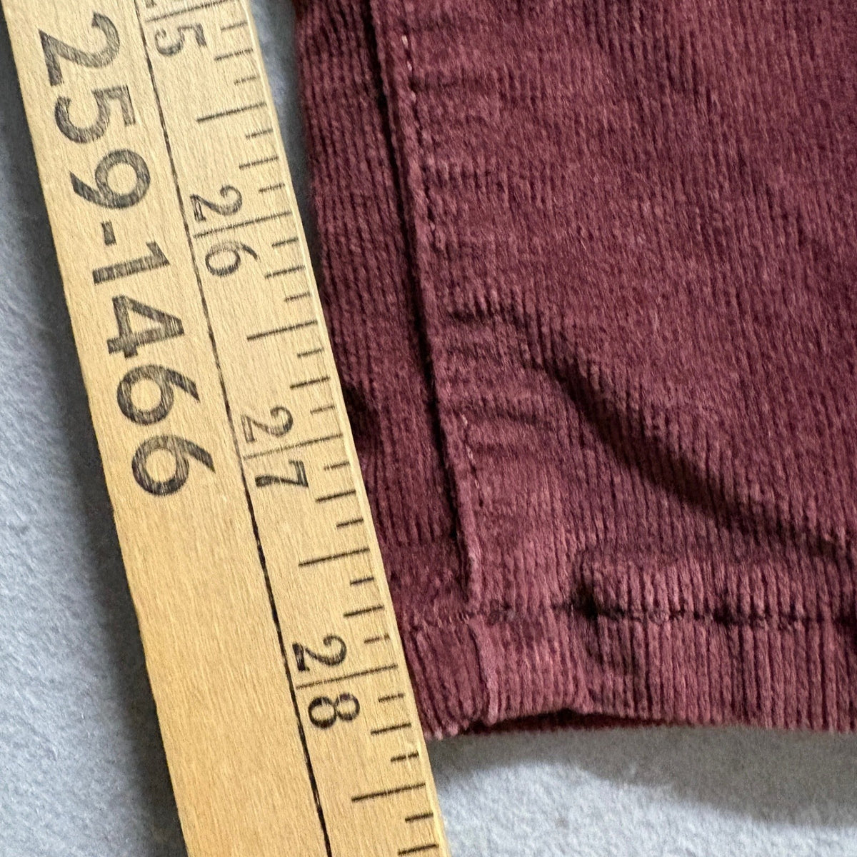 Levi's 724 High Rise Straight Corduroy Pants Womens Size 28 Burgundy Maroon Red
