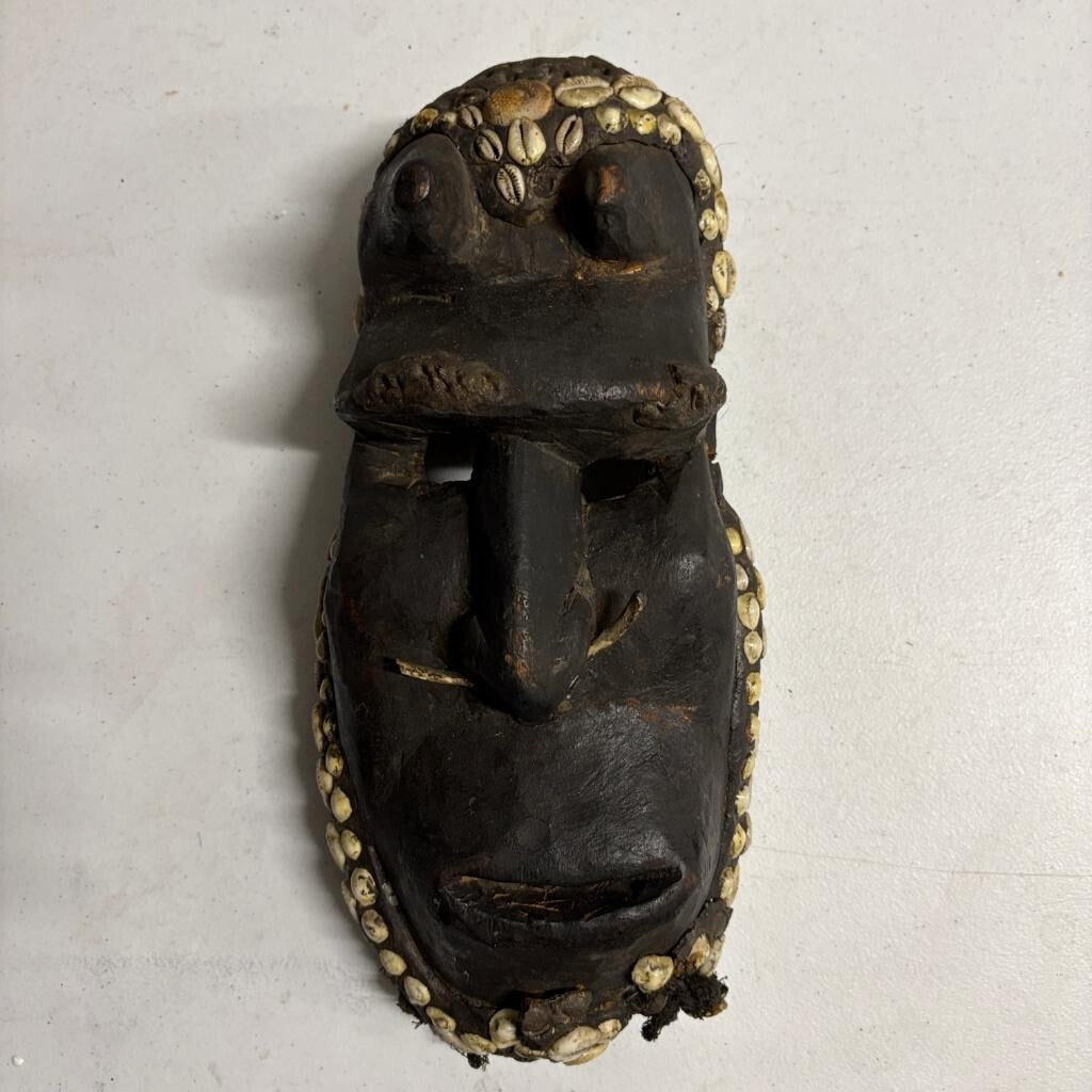 Vintage African Wè Guéré Style Carved Wood Mask Cowrie Shells Tribal Art 16"